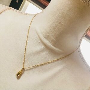 Handcrafted vintage heavy gold plated raindrop pendant on chain necklace